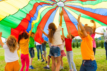 Kids Parachute Games: Active Playtime